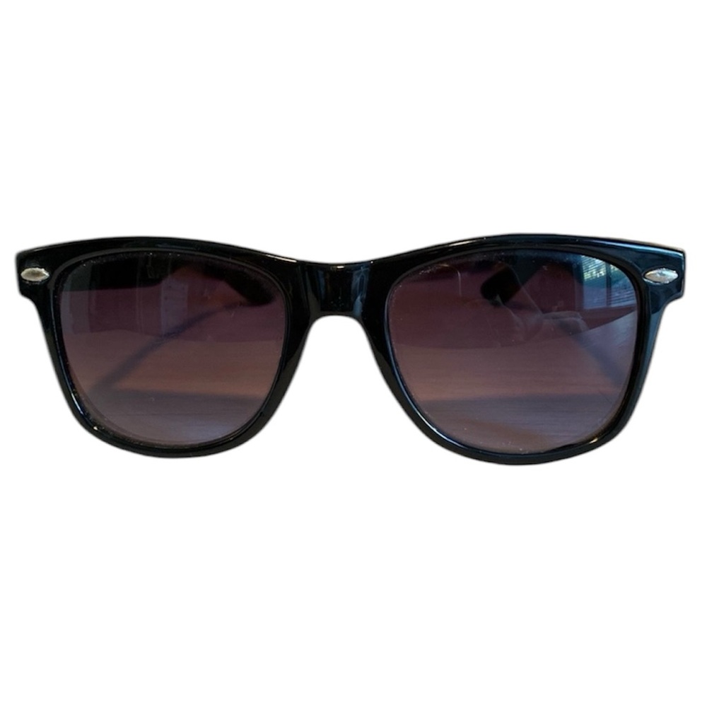 Black sunglasses